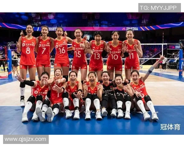 中国女排半决赛对决荷兰队全力以赴争夺决赛资格精彩瞬间回顾